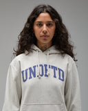 UNDEFEATED ARCH PULLOVER HOOD