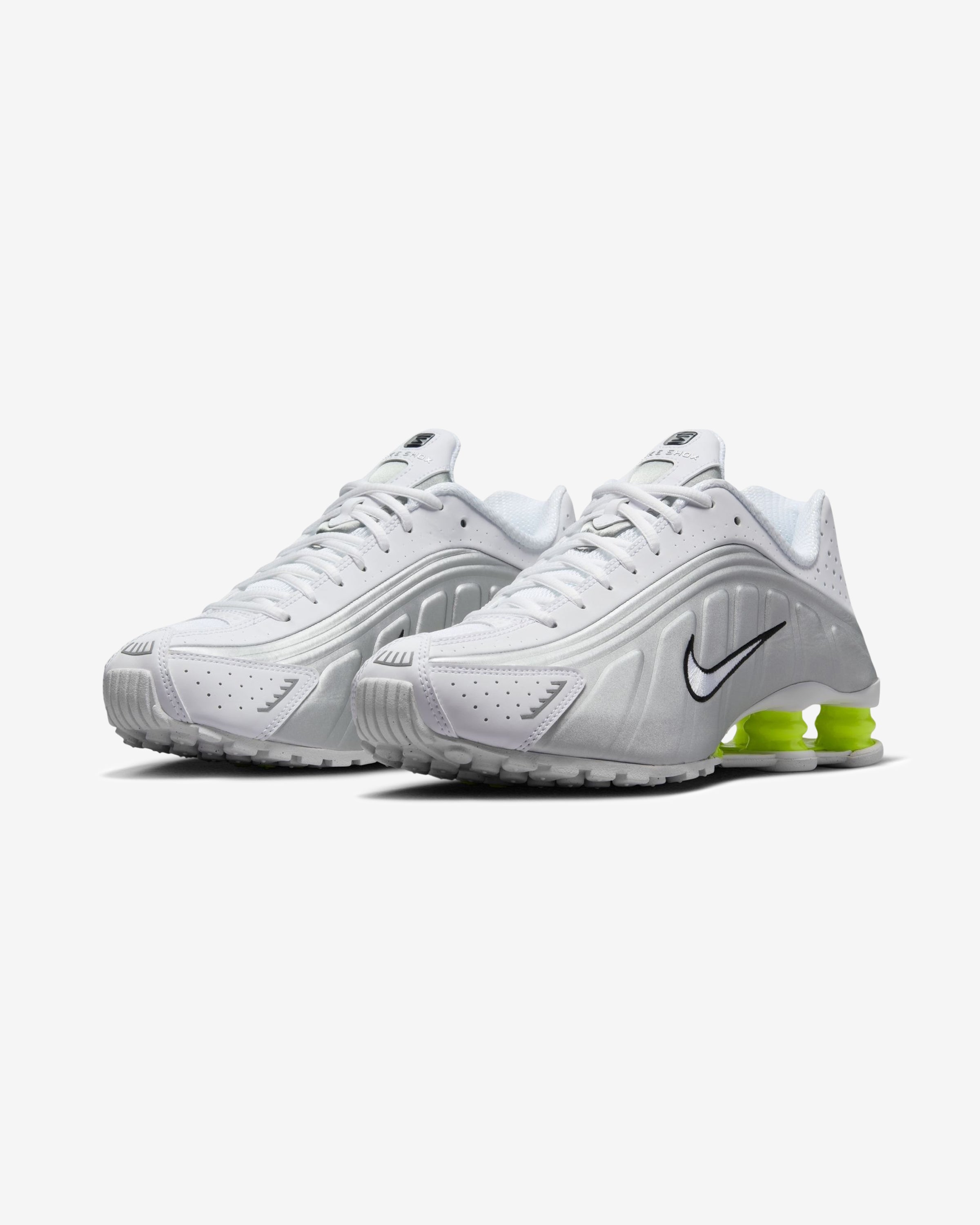 NIKE WMNS SHOX R4 – UNDEFEATED JAPAN