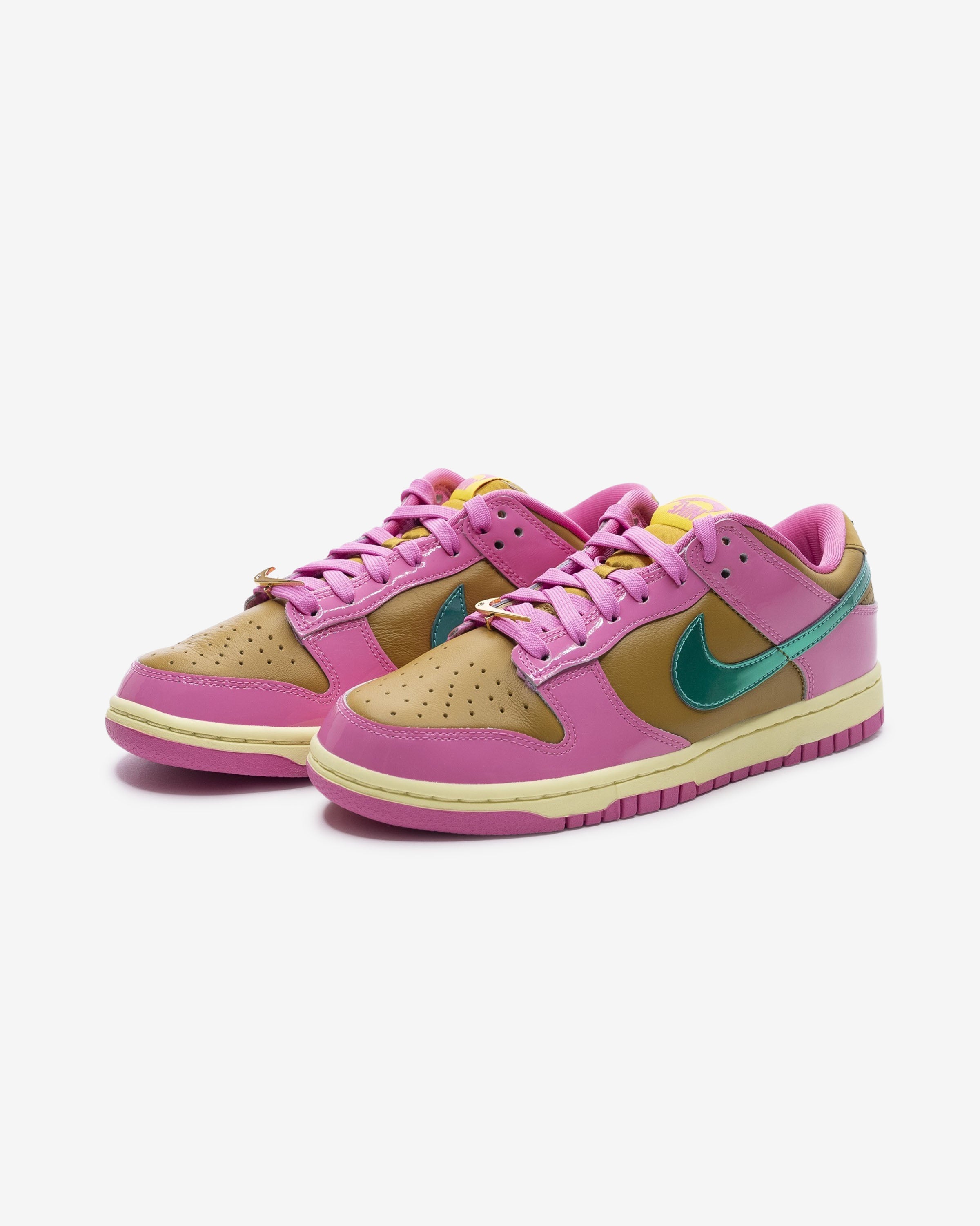 NIKE WMNS DUNK LOW PG QS – UNDEFEATED JAPAN