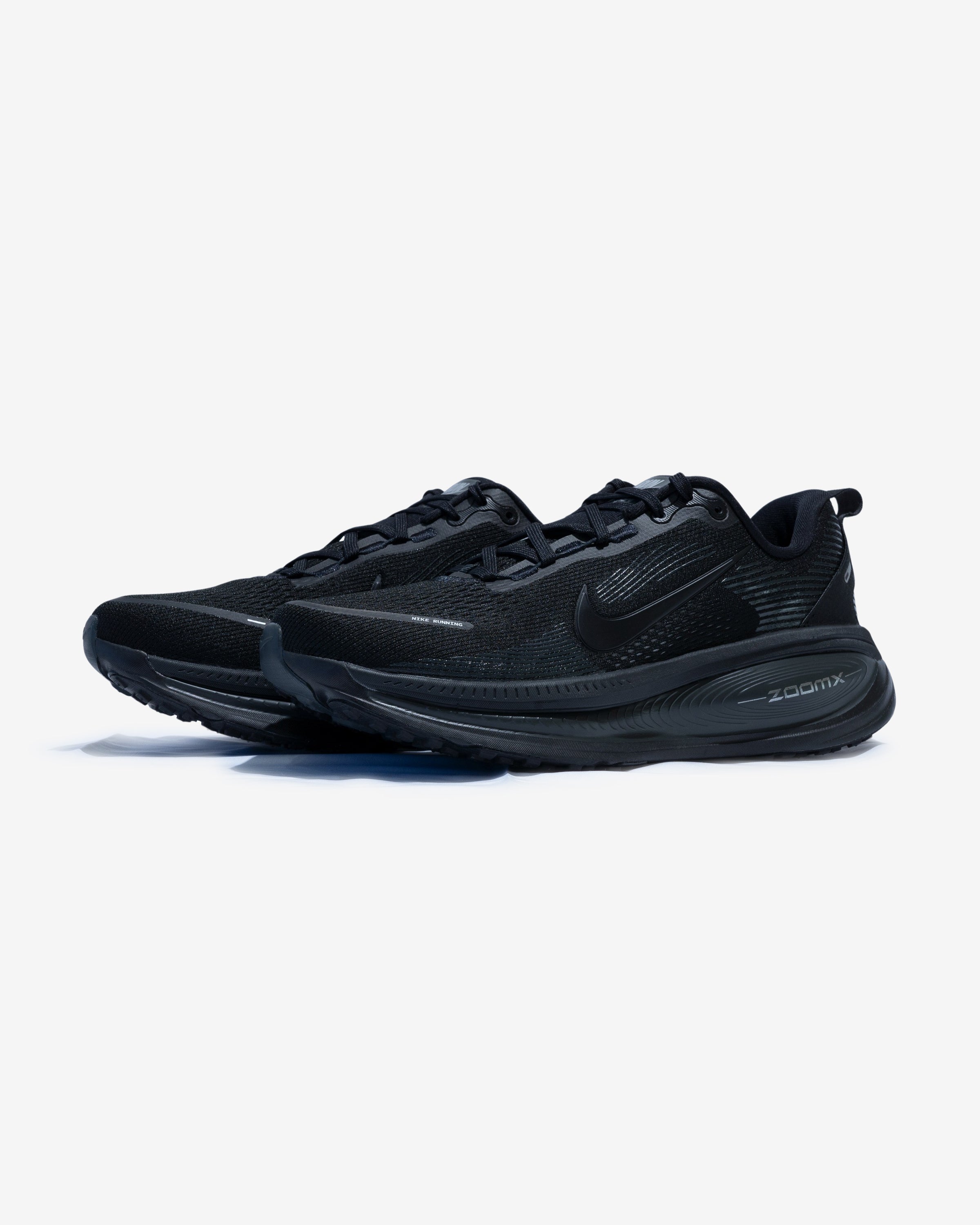 ろろん＠プロフ・説明文必読　1104535 NIKE ZOOM VOMERO 18 – UNDEFEATED JAPAN
