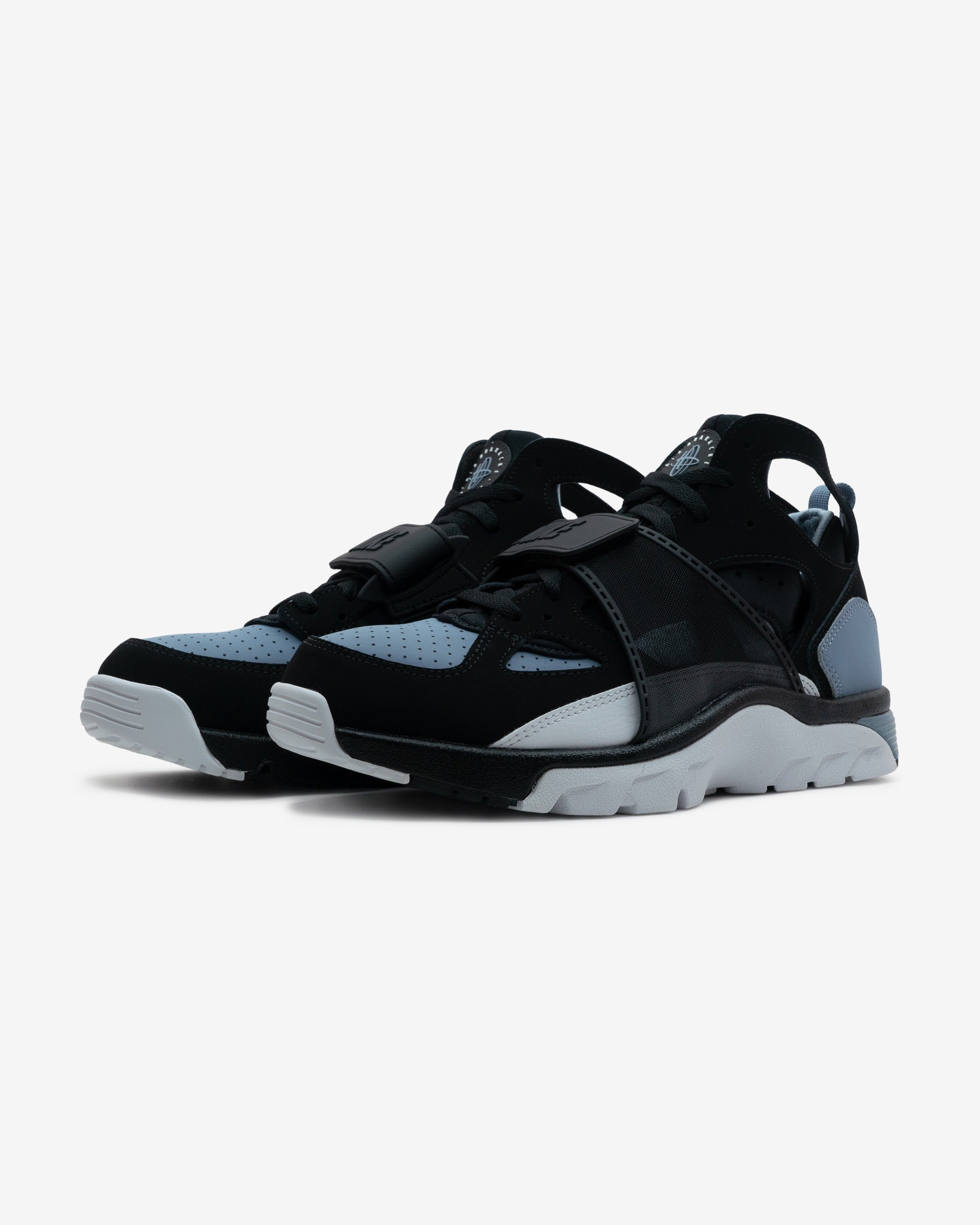 NIKE AIR TRAINER HUARACHE – UNDEFEATED JAPAN