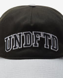 UNDEFEATED 2-TONE ARCH SNAPBACK