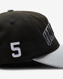 UNDEFEATED 2-TONE ARCH SNAPBACK