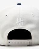 UNDEFEATED 2-TONE ARCH SNAPBACK