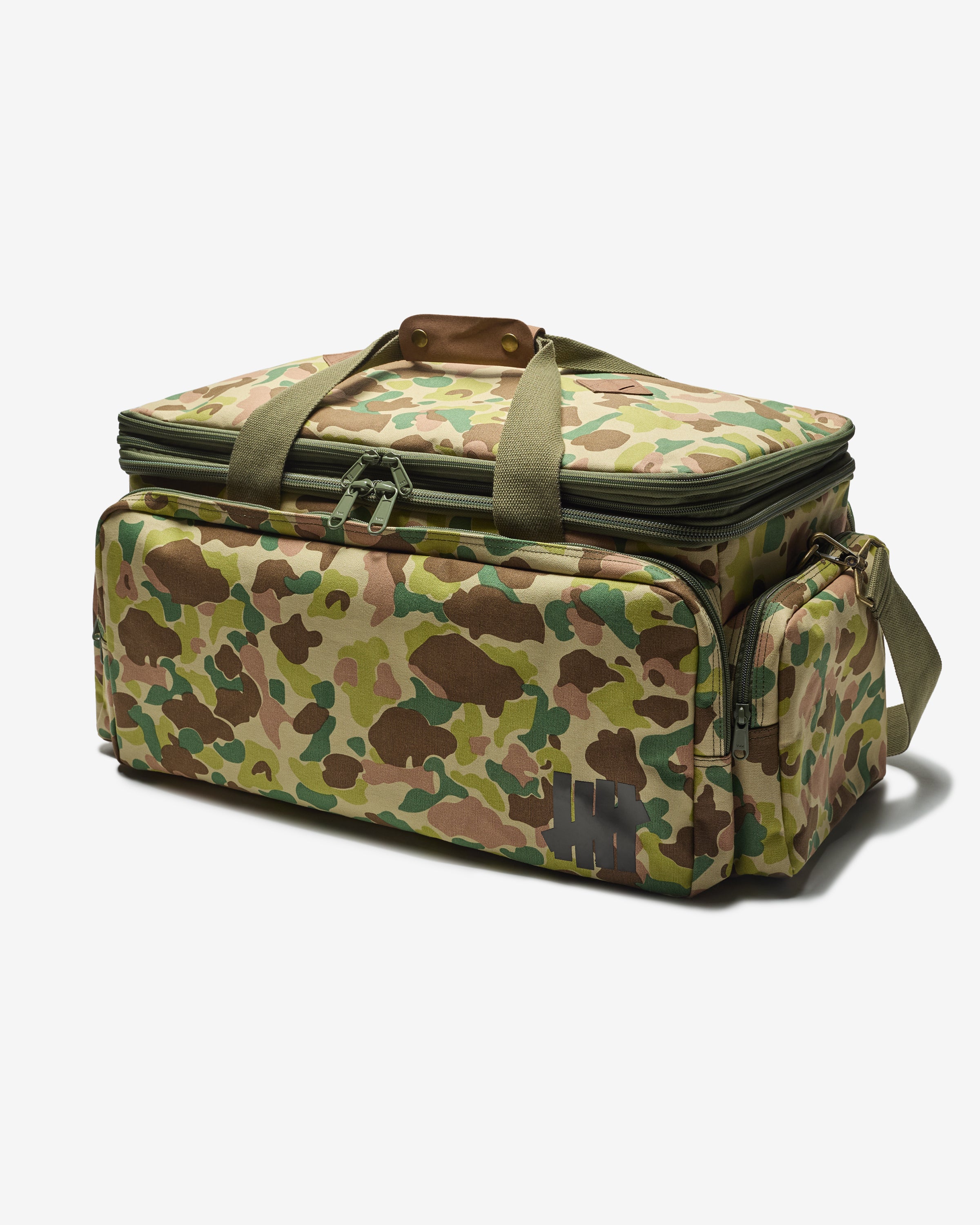 UNDEFEATED DUCK CAMO DUFFLE – UNDEFEATED JAPAN1