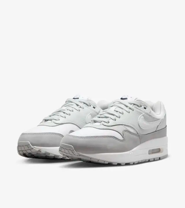 Air max 1 sales white and grey
