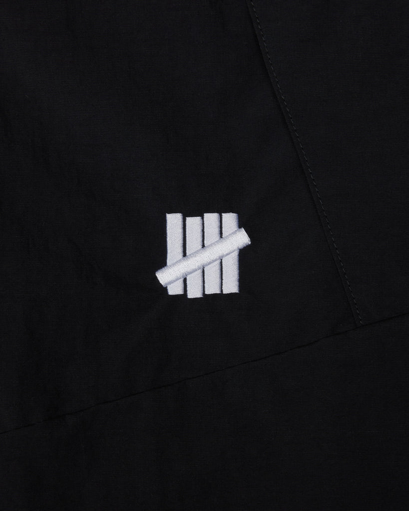 UNDEFEATED MOUNTAIN WINDBREAKER