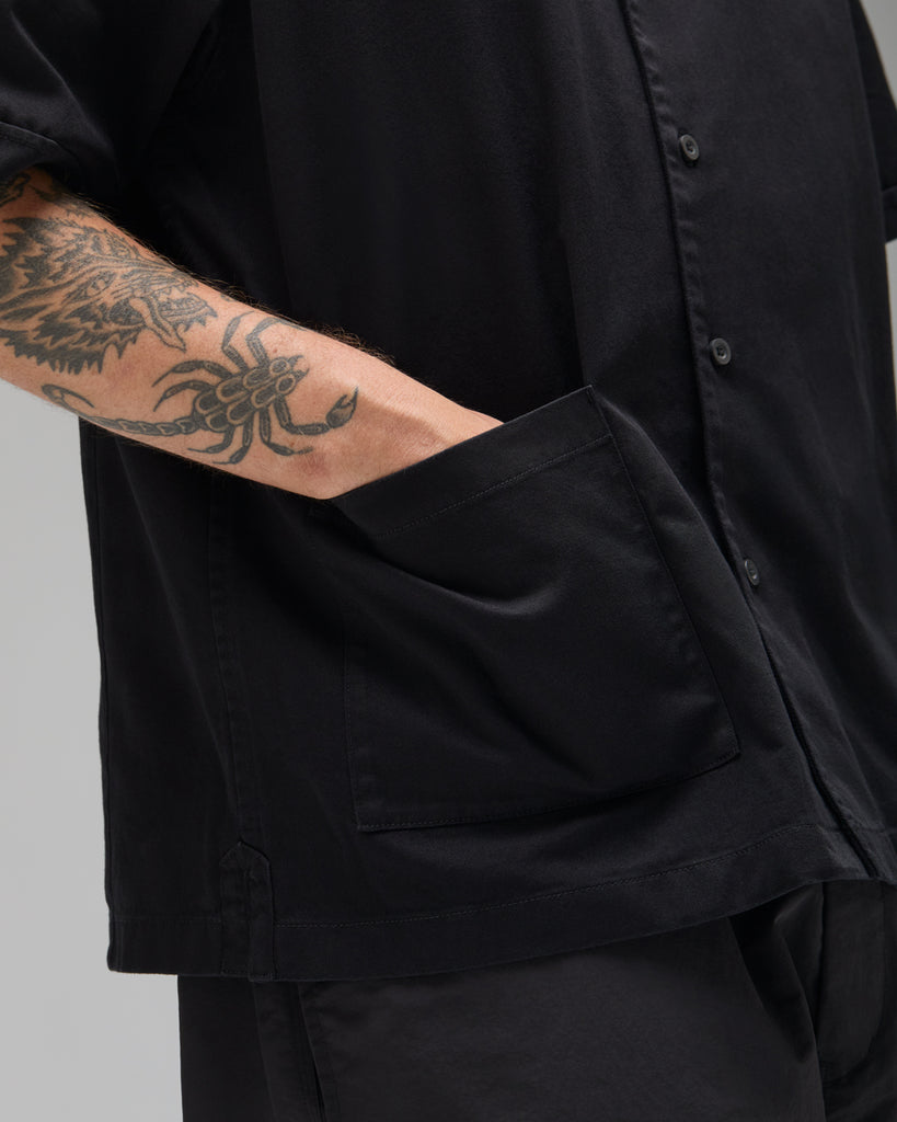 UNDEFEATED TWILL S/S BUTTON DOWN