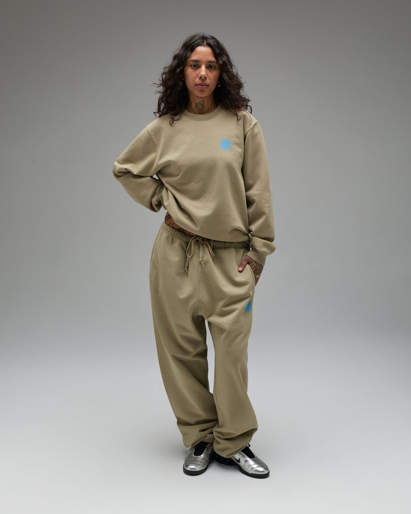 UNDEFEATED ICON CREWNECK
