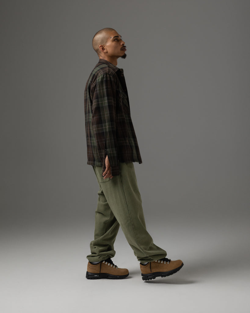 UNDEFEATED PIGMENT DYE SWEATPANT