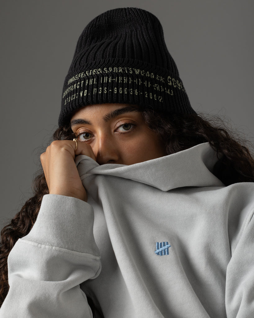 UNDEFEATED PIGMENT DYE PULLOVER HOOD