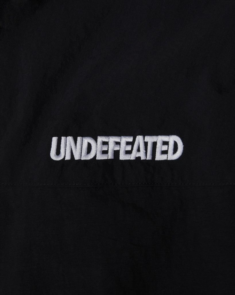UNDEFEATED MOUNTAIN WINDBREAKER