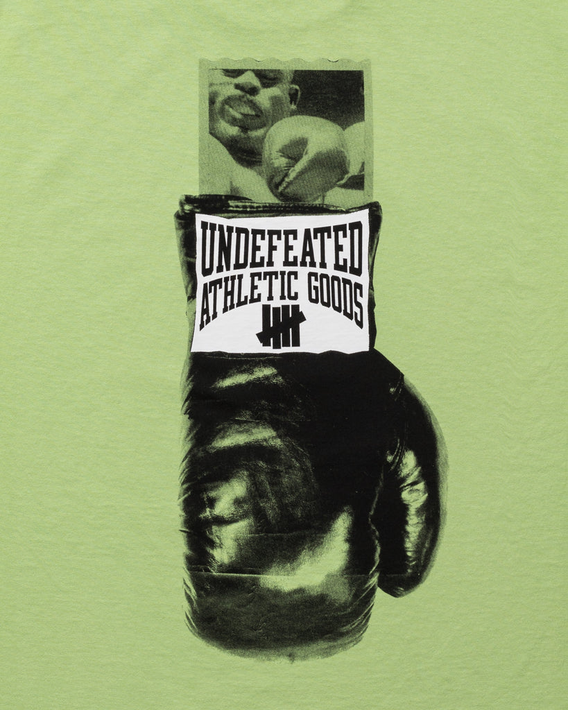 UNDEFEATED HANDS UP S/S TEE