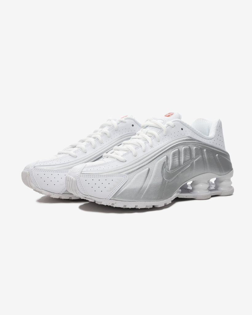 NIKE SHOX R4