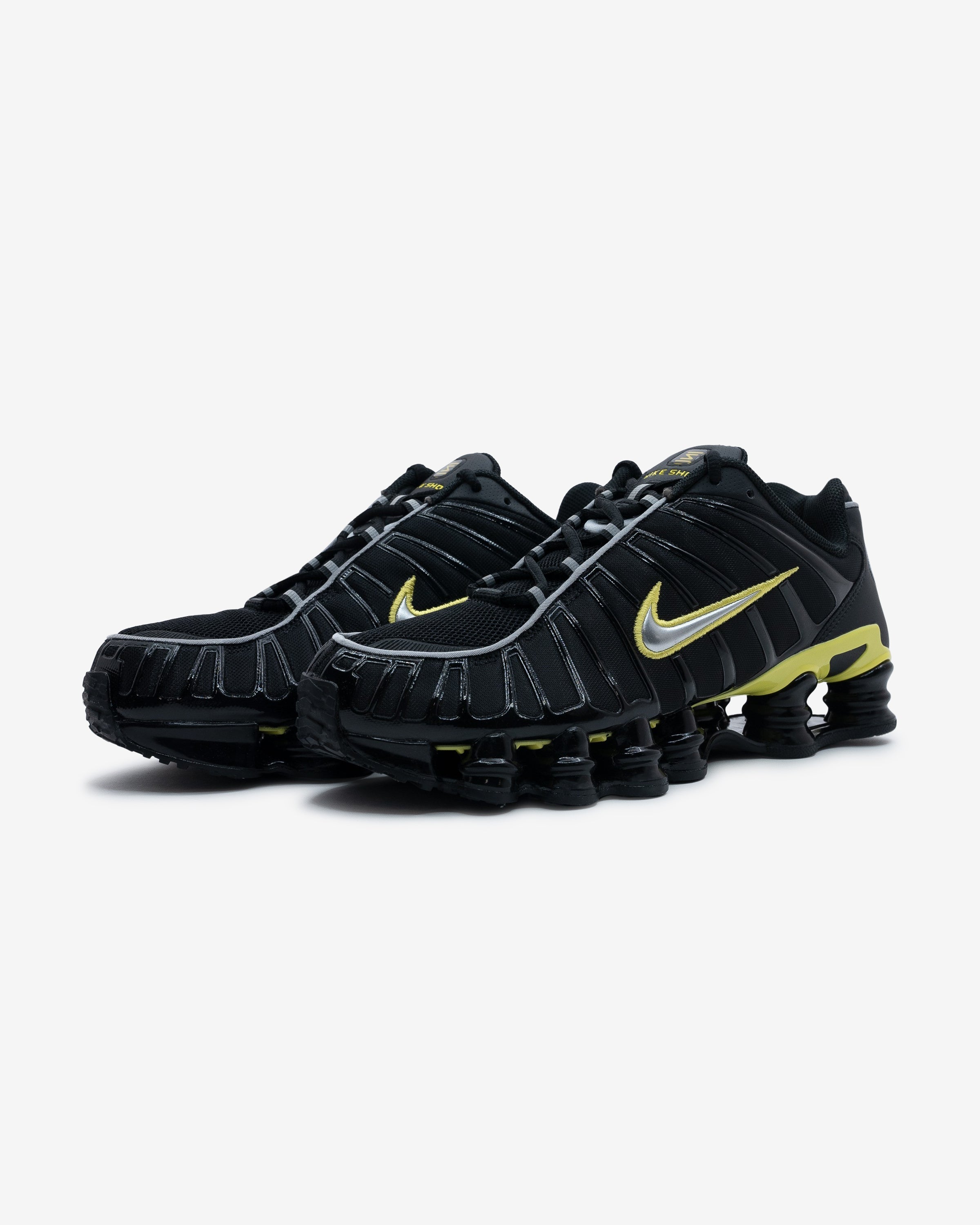 NIKE SHOX TL – UNDEFEATED JAPAN