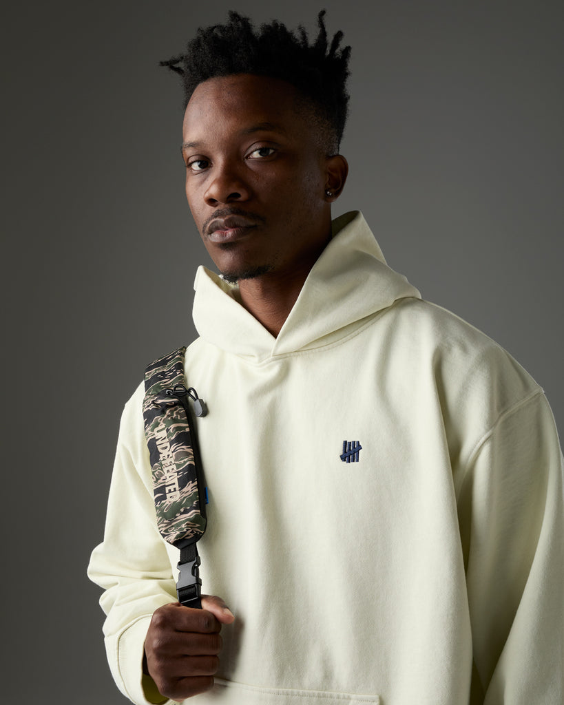 UNDEFEATED ICON PULLOVER HOOD