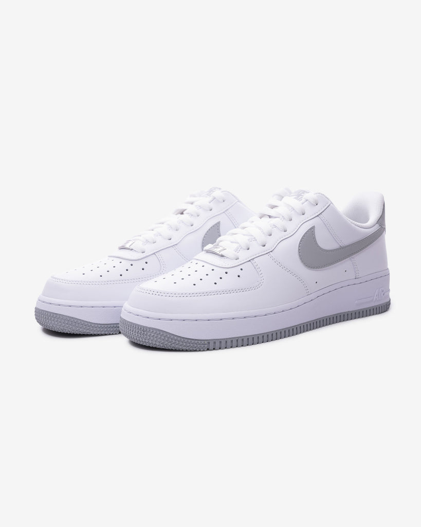 NIKE AIR FORCE 1 '07