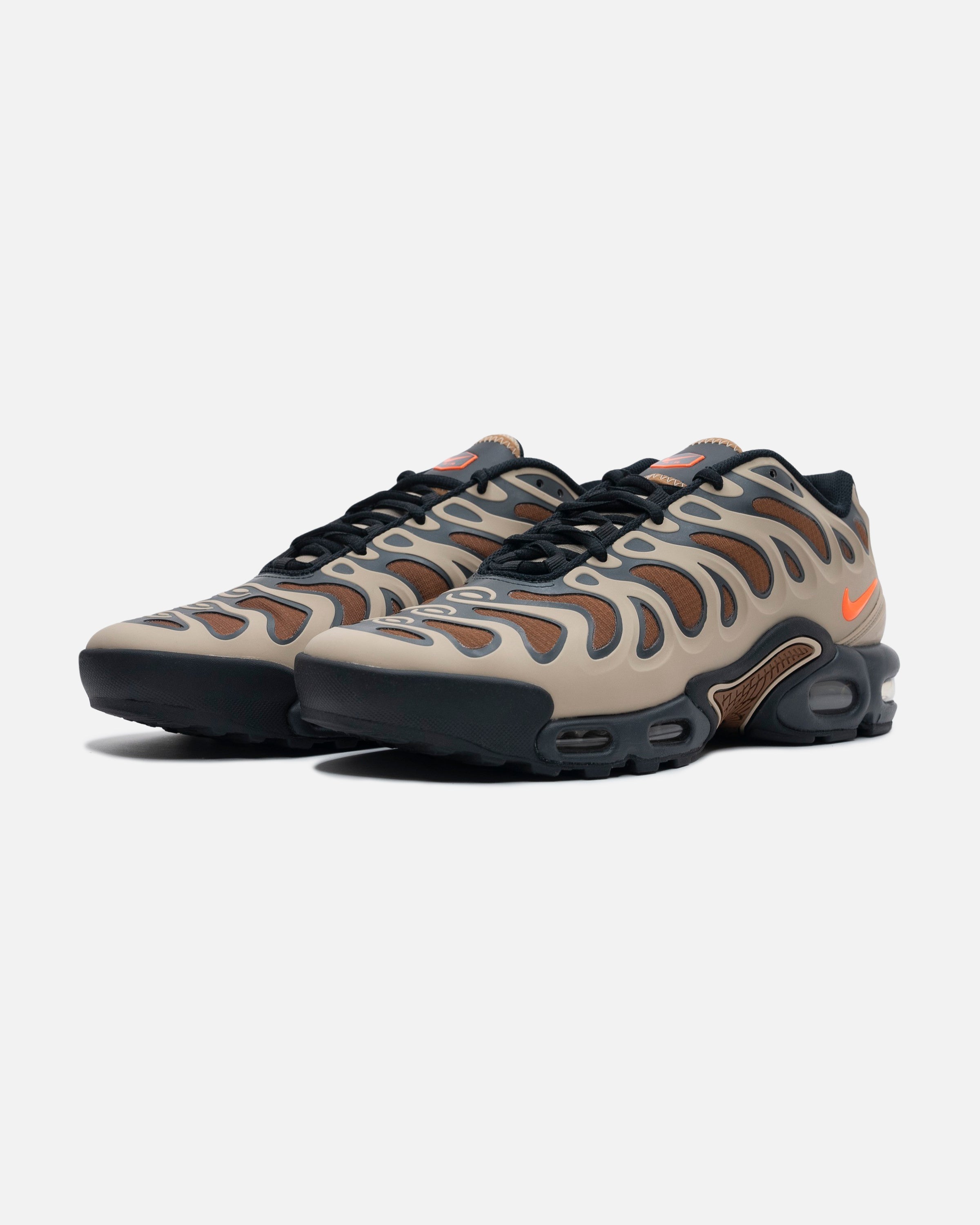 NIKE AIR MAX PLUS DRIFT – UNDEFEATED JAPAN