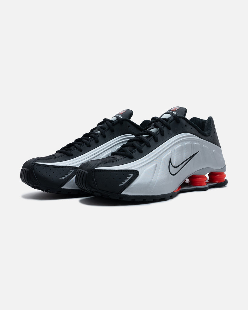 NIKE SHOX R4