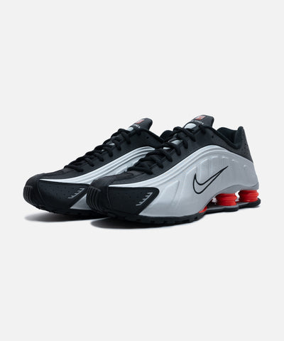 NIKE SHOX R4