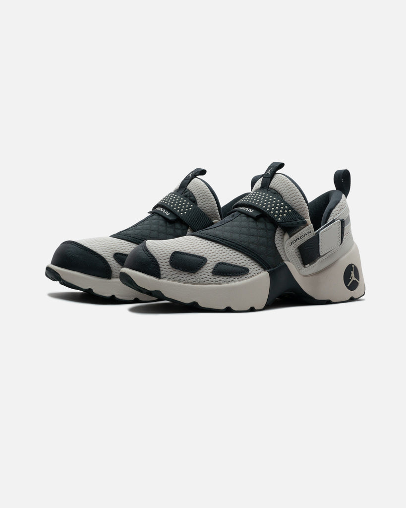 WMNS JORDAN TRUNNER LX