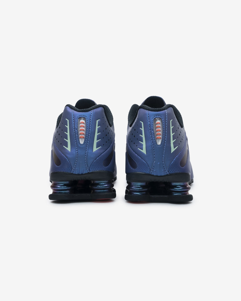 NIKE WMNS SHOX R4