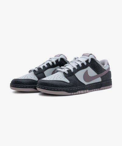 NIKE DUNK LOW SE