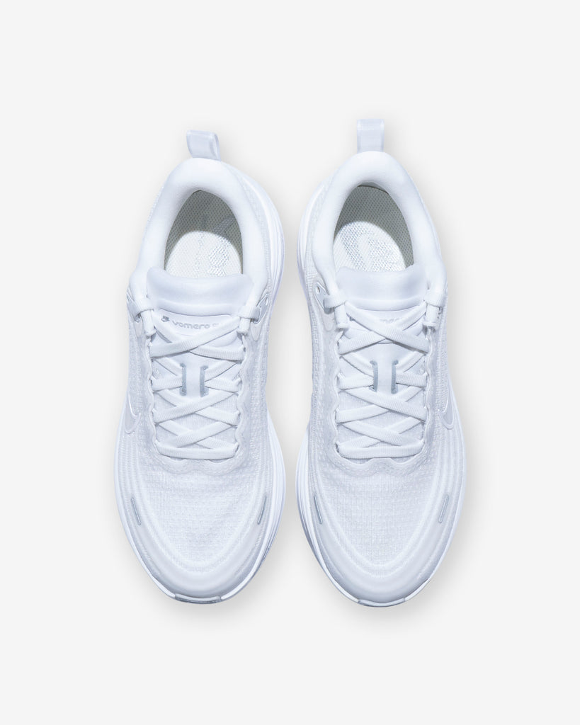 NIKE WMNS ZOOM VOMERO PLUS