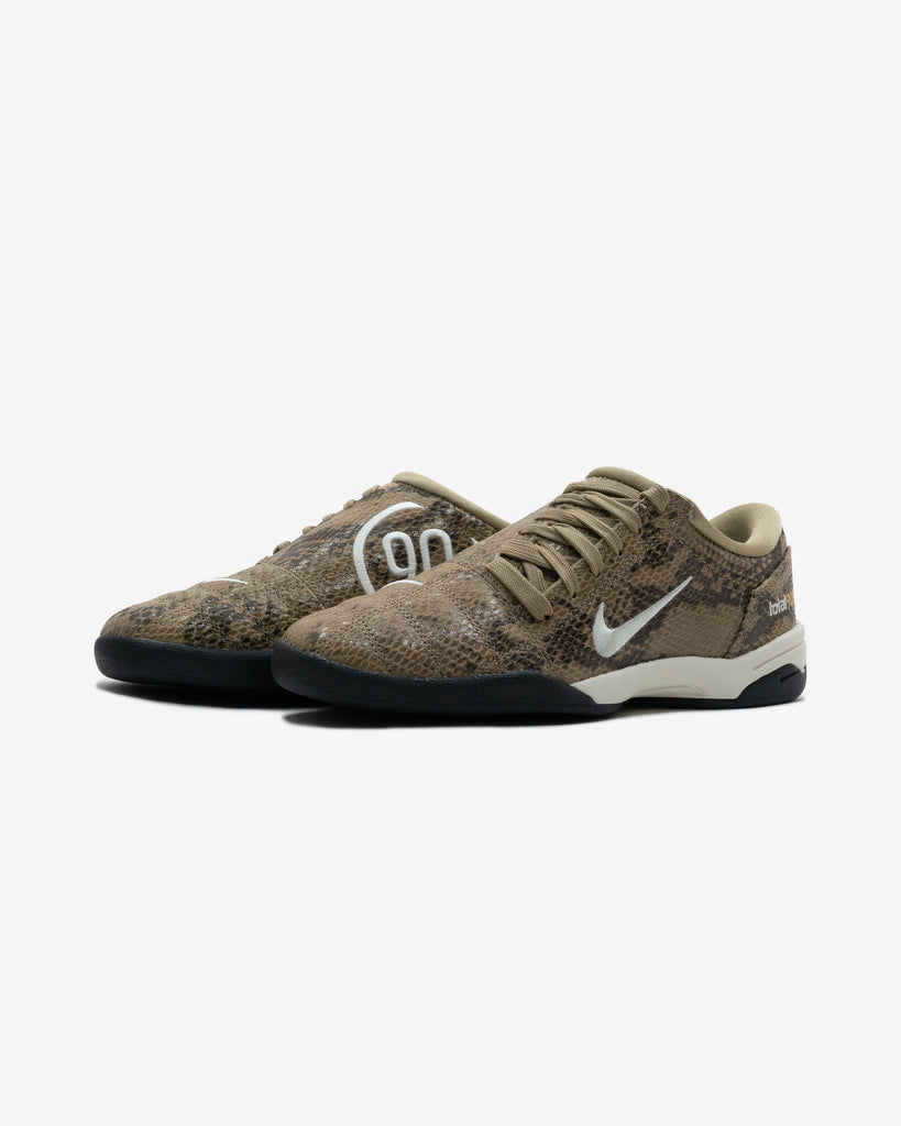 NIKE WMNS T90 SE