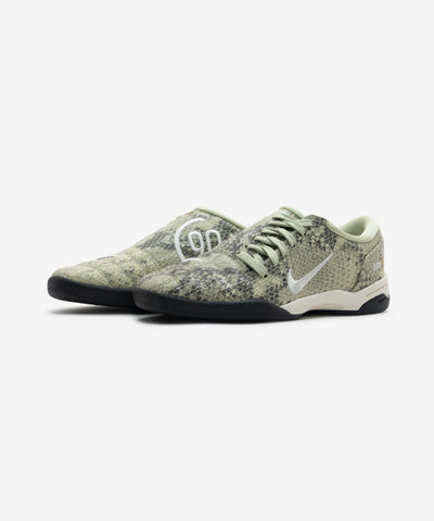 NIKE WMNS T90 SE