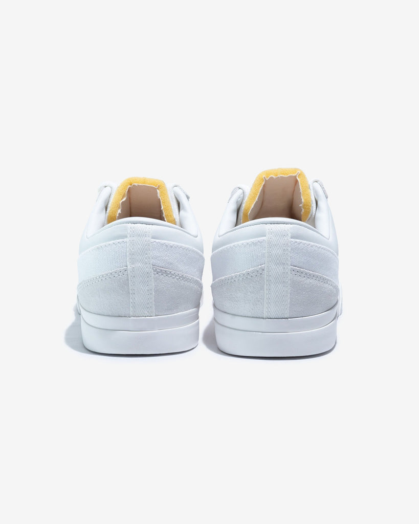 NIKE BLAZY