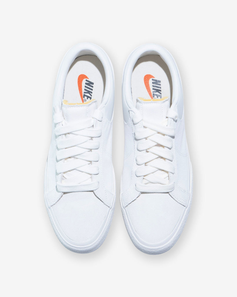 NIKE BLAZY