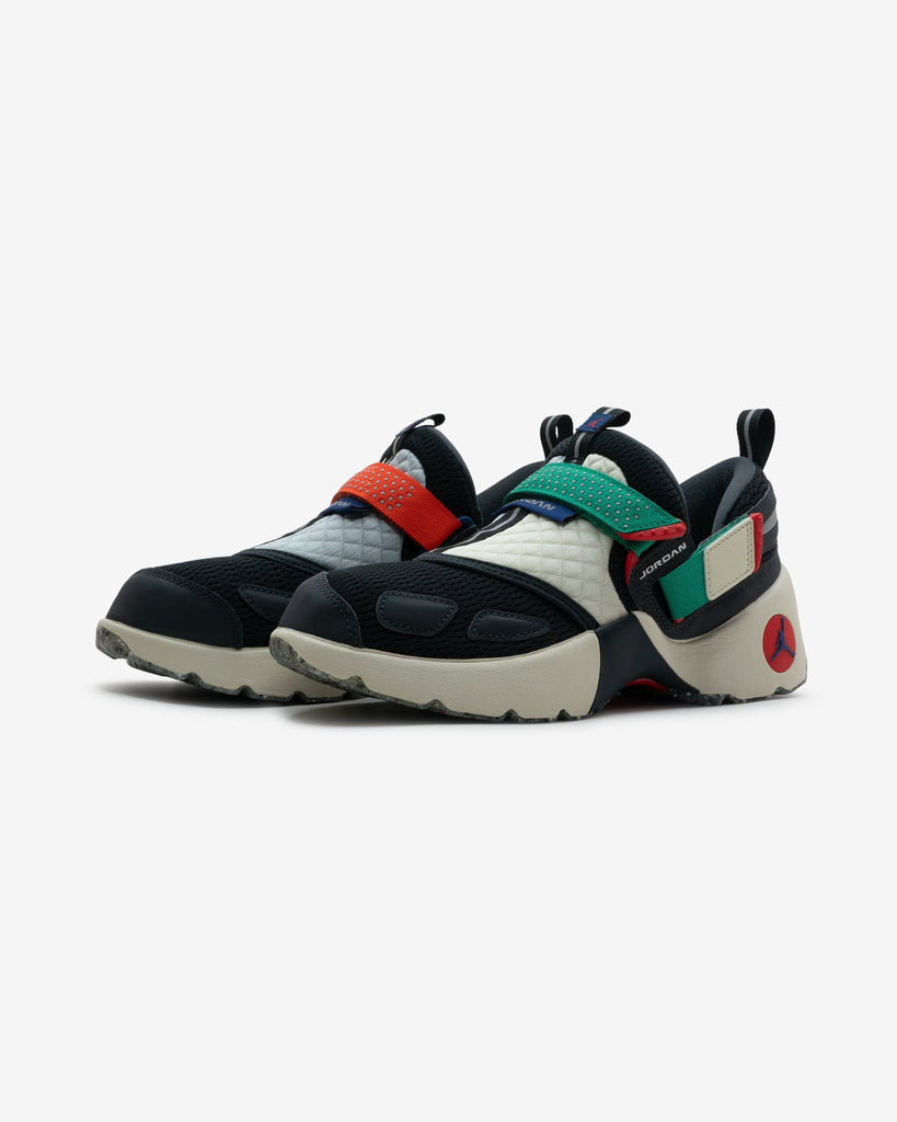 WMNS JORDAN TRUNNER LX RA