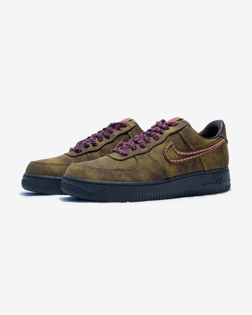 NIKE AIR FORCE 1 BOUCLE QS