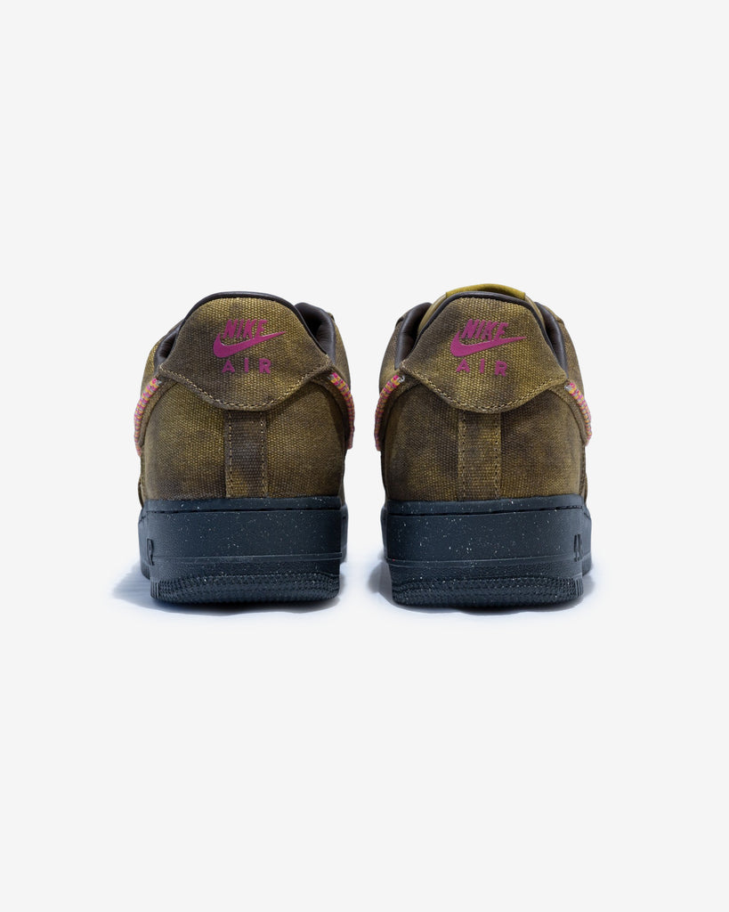 NIKE AIR FORCE 1 BOUCLE QS