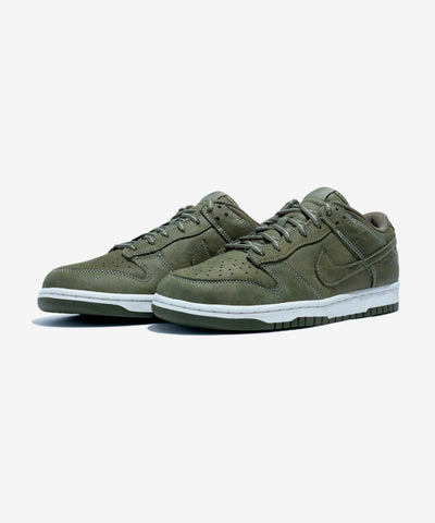 NIKE DUNK LOW QS