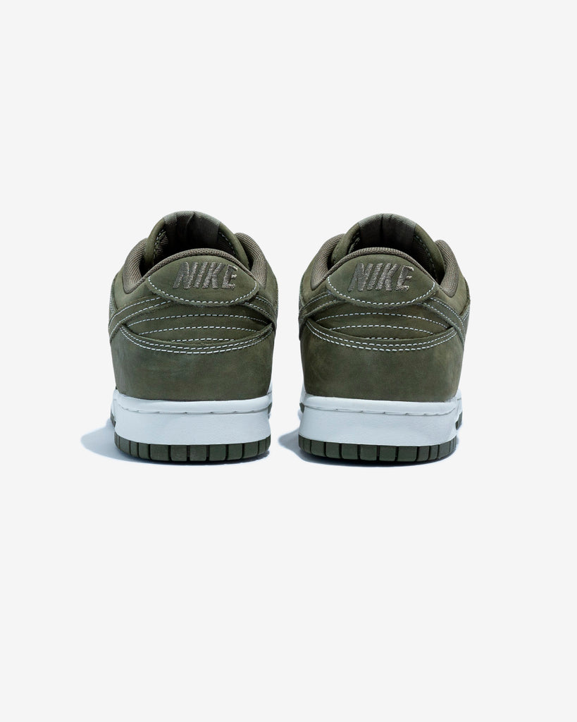 NIKE DUNK LOW QS
