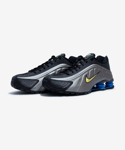 NIKE SHOX R4