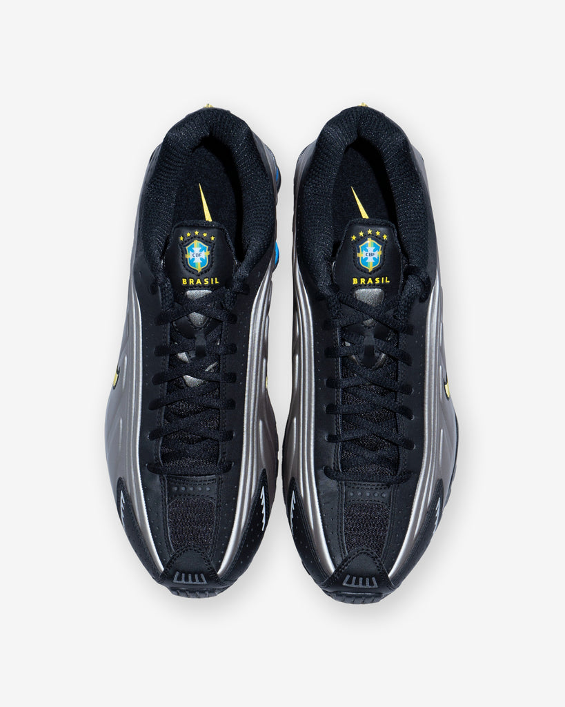 NIKE SHOX R4