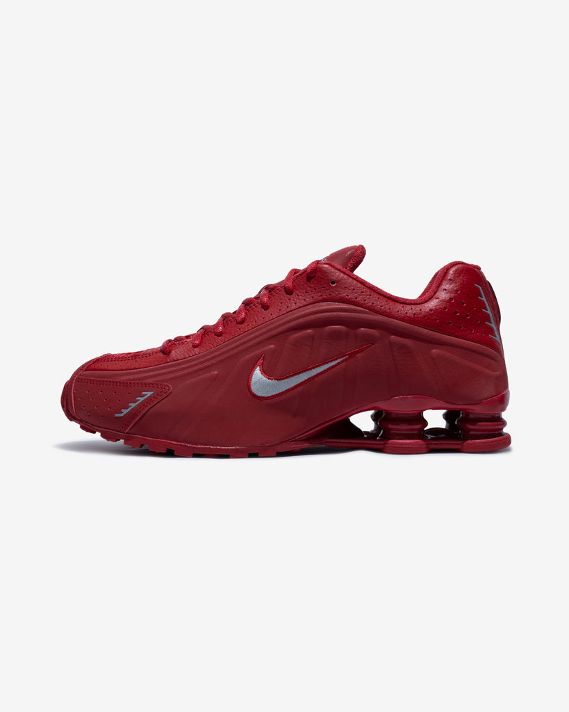 NIKE SHOX R4