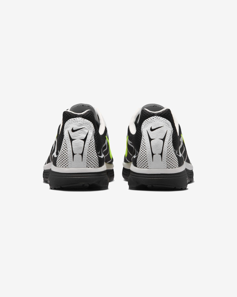 NIKE ZOOM STREAK 3
