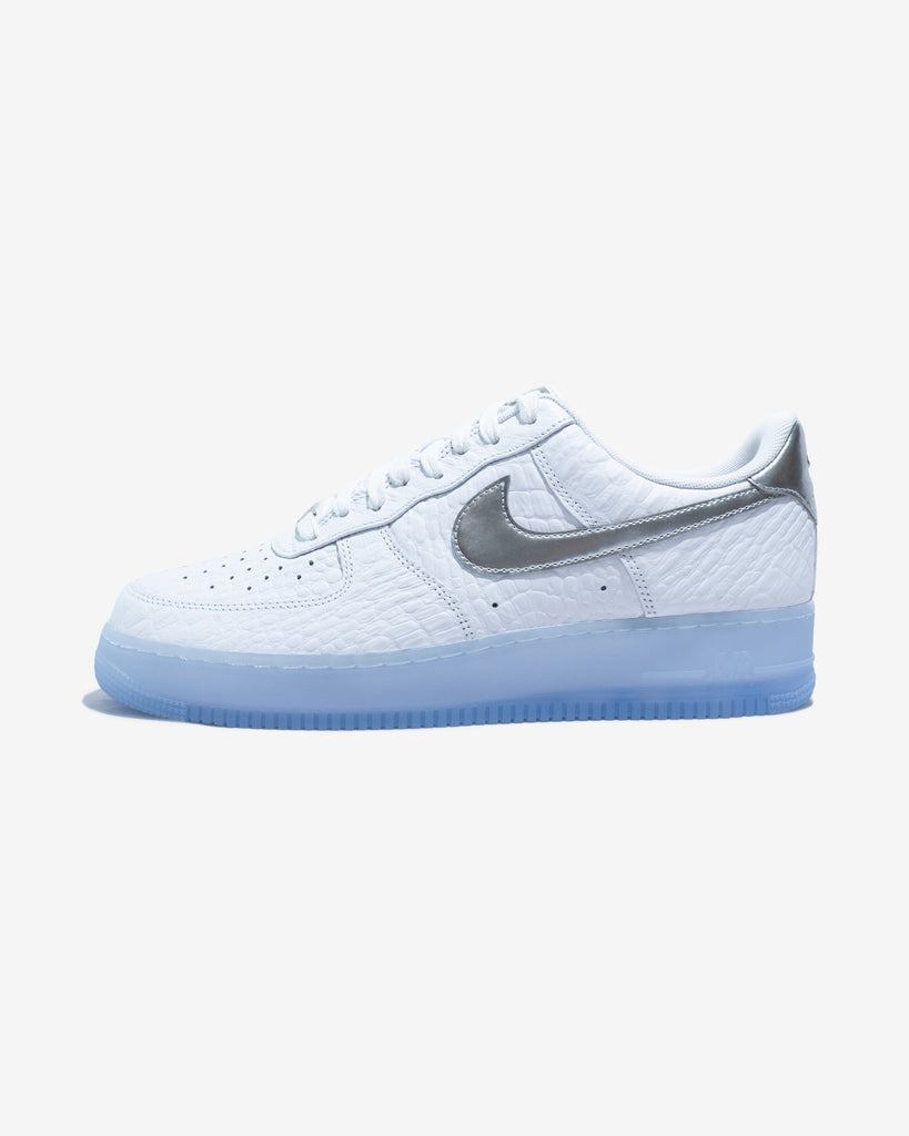NIKE AIR FORCE 1 '07