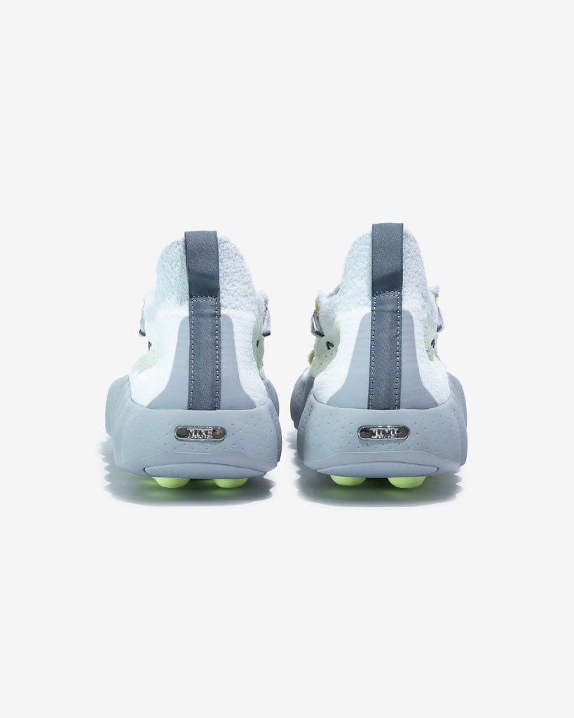 NIKE MIND 002 FK QS