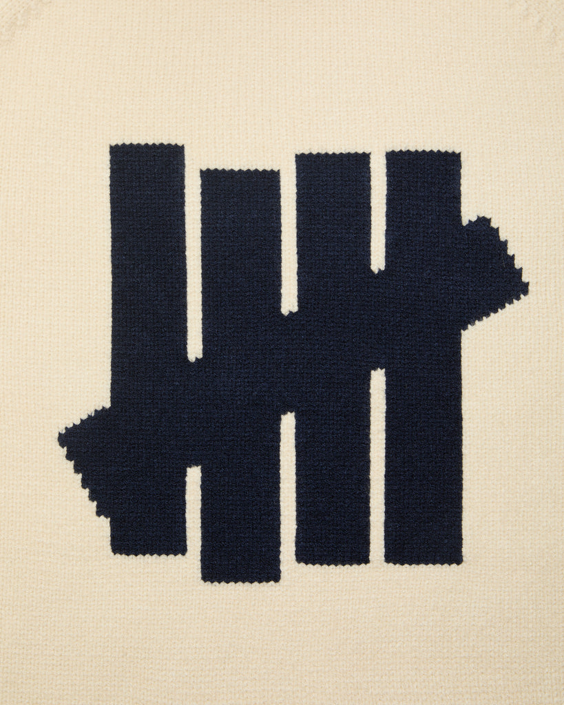UNDEFEATED CREWNECK SWEATER