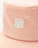 UNDEFEATED ICON BUCKET HAT