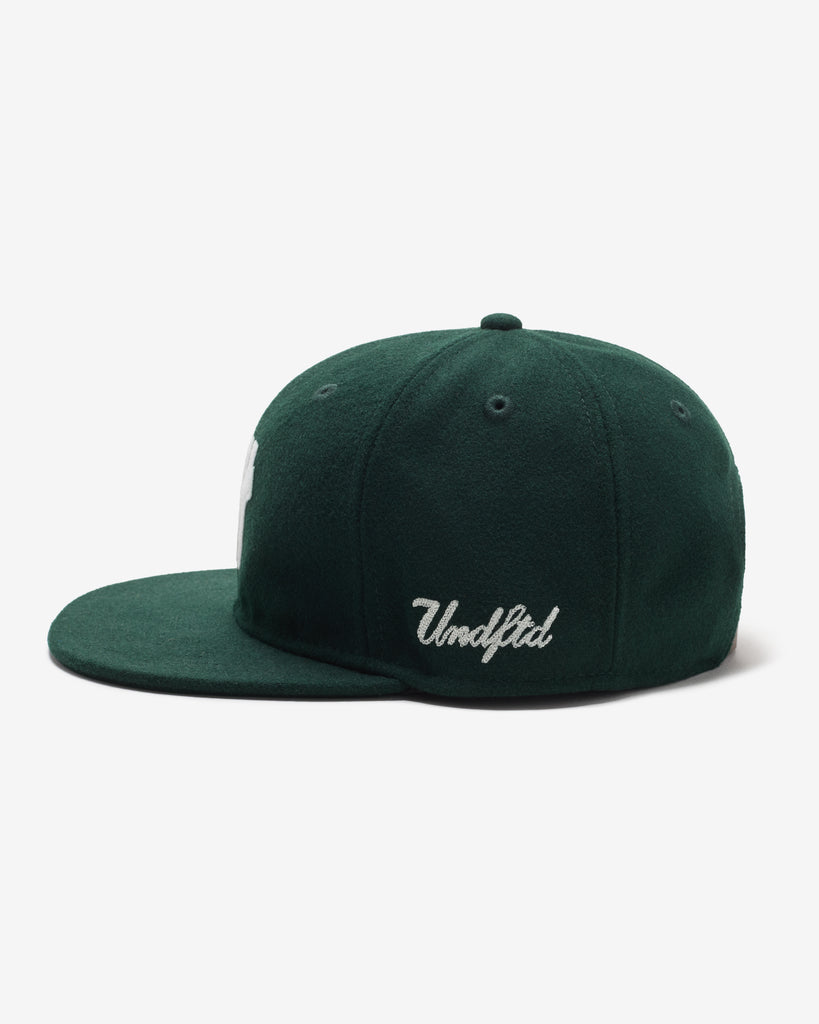 UNDEFEATED ICON MELTON STRAPBACK