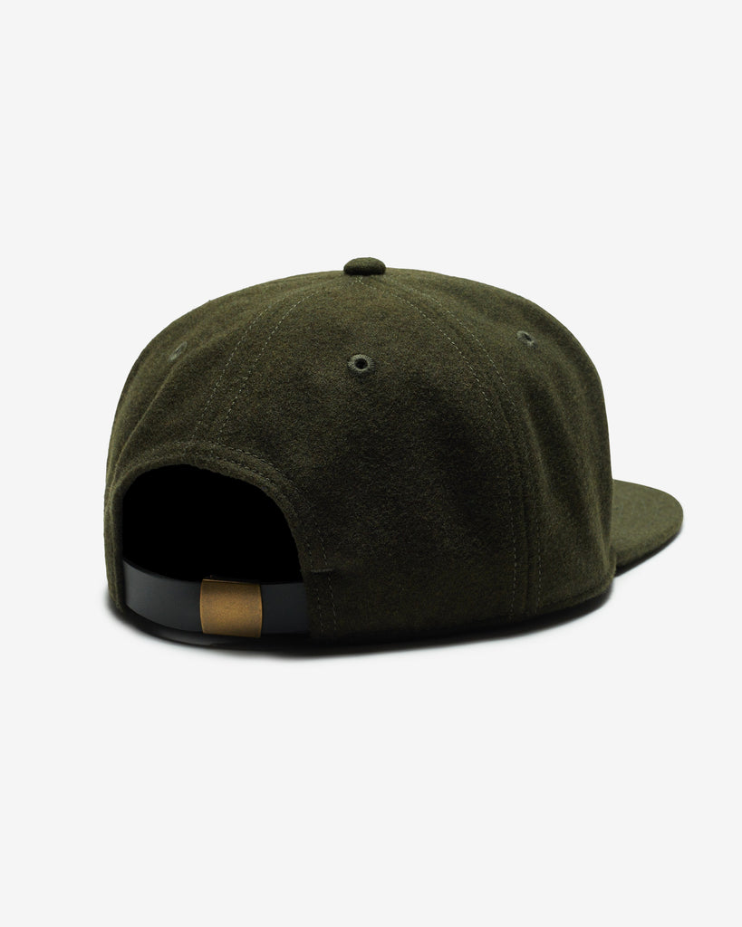 UNDEFEATED ICON STRAPBACK