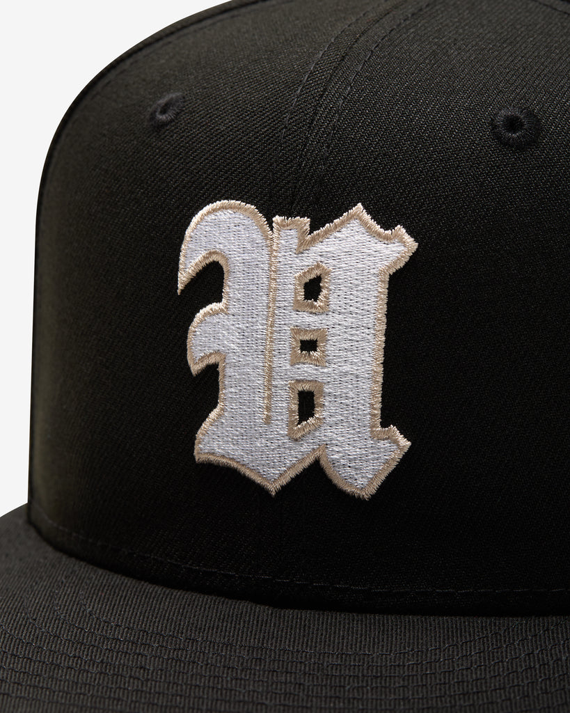 UNDEFEATED x NE BASEBALL FITTED