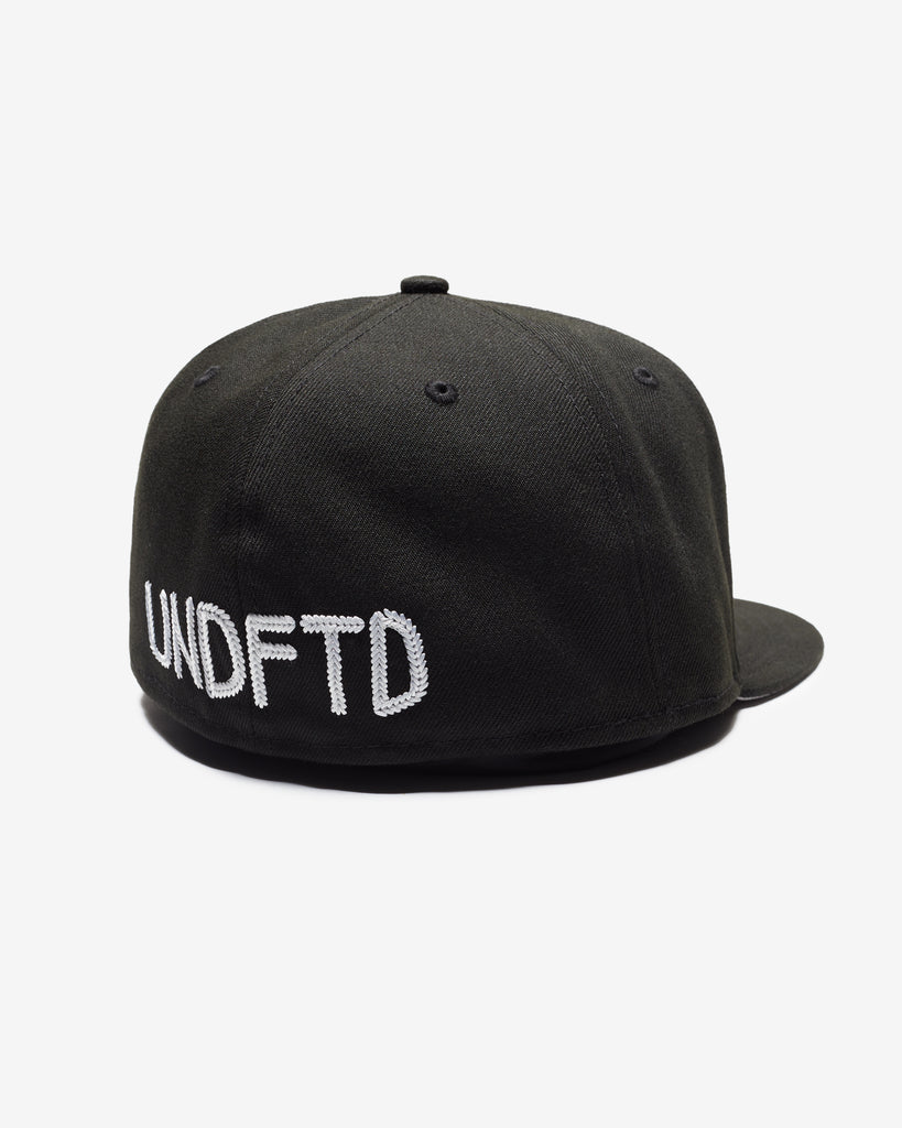 UNDEFEATED X NE CHAINSTITCH FITTED