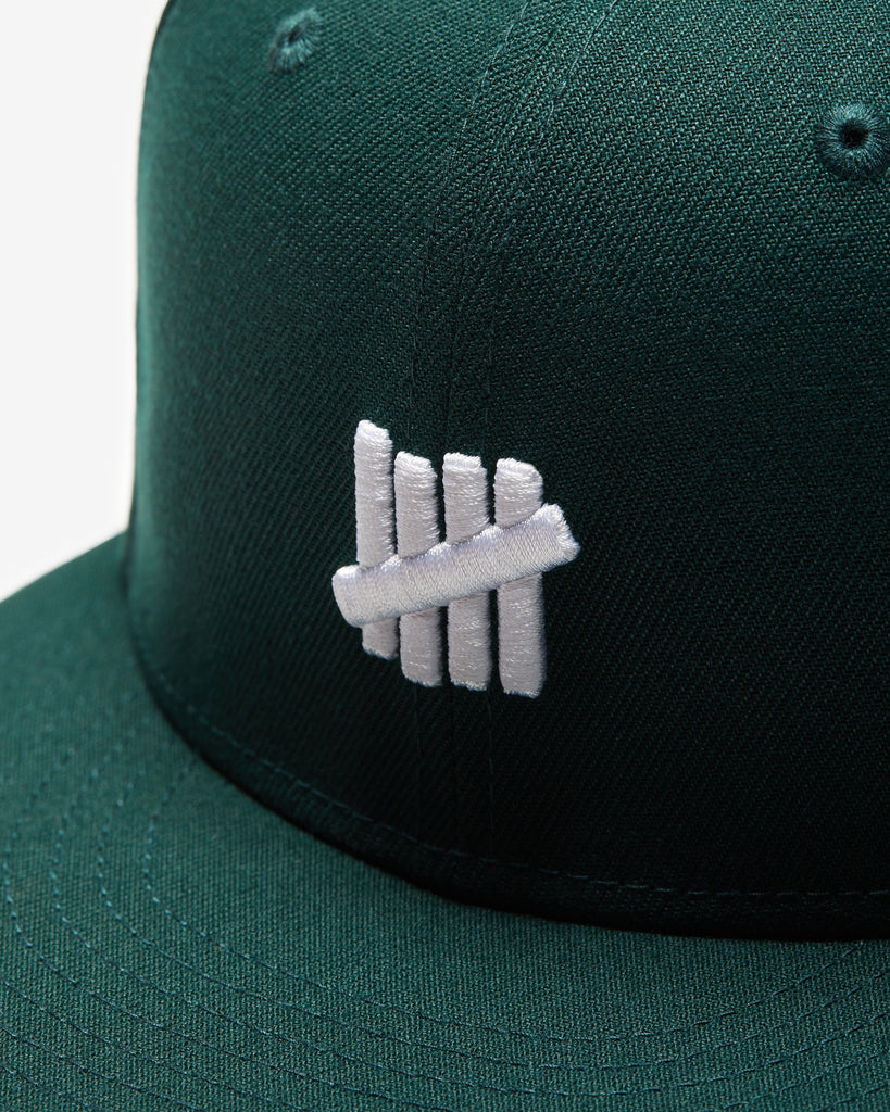 UNDEFEATED X NE CHAINSTITCH FITTED